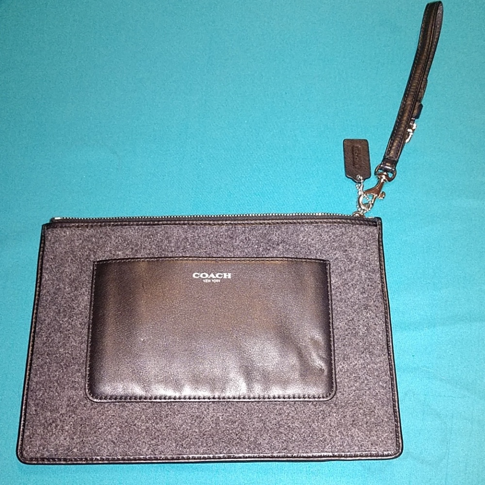 coach xl wristlet